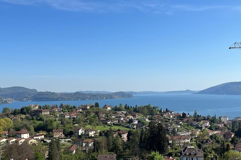 Overlooking Lago Maggiore 베르바니아 외부 사진